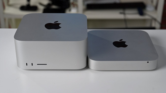 Mẫu Mac Studio (trái) đặt cạnh Mac Mini. Ảnh: Apple Insider