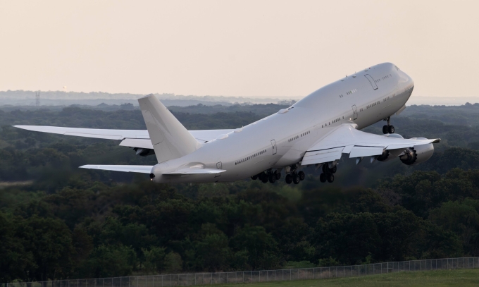 Máy bay Cầu nối VC-25B bay thử tại bang Texas trong ảnh công bố hôm 1/5. Ảnh: USAF