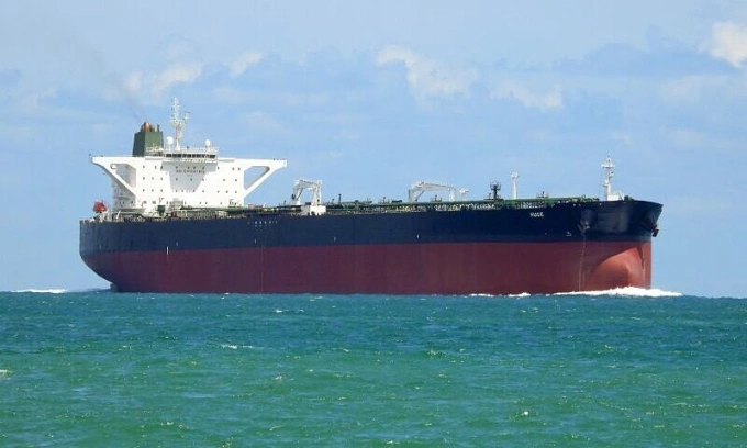 Tàu chở dầu HUGE của Iran tại Singapore hồi tháng 11/2023. Ảnh: Shipspotting