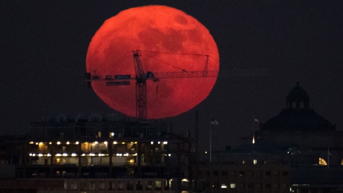 Siêu trăng tại Washington ngày 3/12/2017. Ảnh: NASA