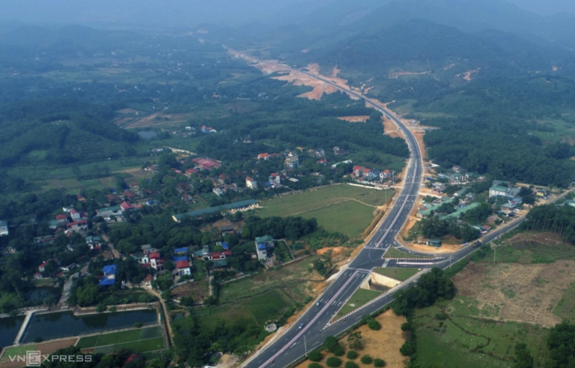 Điểm tin 6h: FDI vào Việt Nam vượt mốc 18 tỷ USD | Giá vàng giằng co quanh mốc 4.600 USD