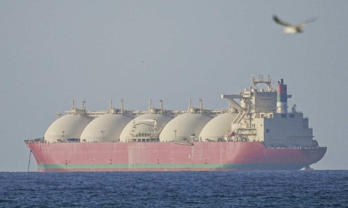 Ông Trump tuyên bố mở chiến dịch hỗ trợ tàu qua eo biển Hormuz