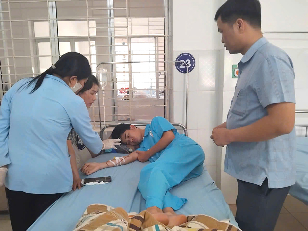 Tiệm bánh mì bị dừng hoạt động sau vụ 86 người ngộ độc