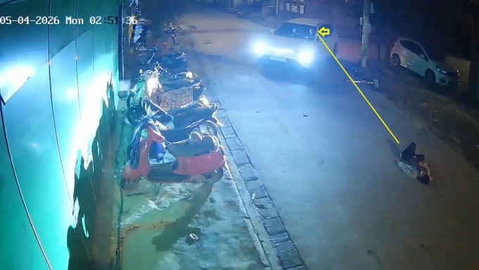 Cột A khiến tài xế khó quan sát người nằm. Ảnh chụp màn hình