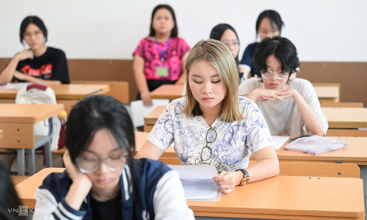 'Làm lại từ đầu' giữa kỷ lục 1,2 triệu thí sinh thi tốt nghiệp