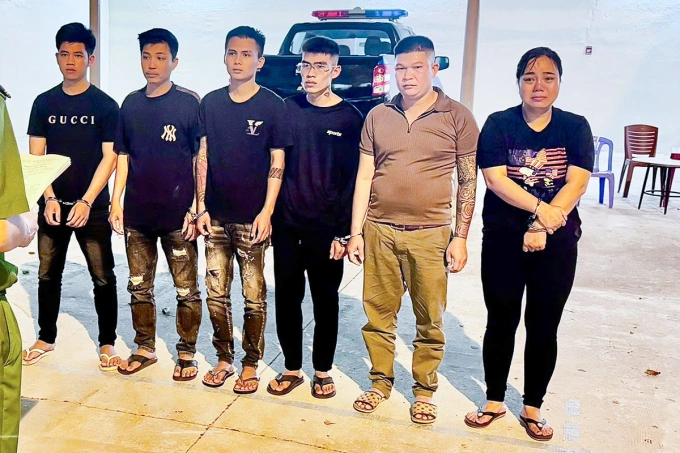 Sáu nghi phạm bị bắt giữ. Ảnh: Thành Huynh