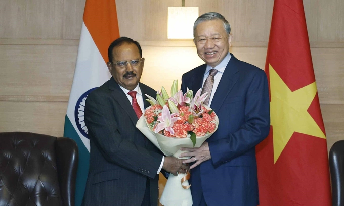 Tổng Bí thư, Chủ tịch nước Tô Lâm và Cố vấn An ninh Quốc gia Ấn Độ Ajit Doval. Ảnh: TTXVN
