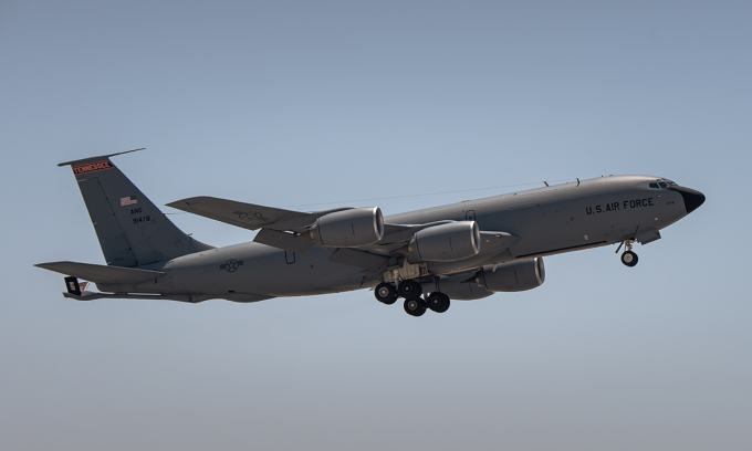 Máy bay tiếp dầu KC-135 Mỹ cất cánh từ một căn cứ tại Trung Đông tháng 4/2024. Ảnh: USAF