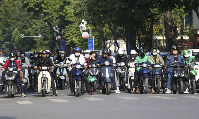 Xe máy vẫn áp đảo trên các tuyến phố Thủ đô. Ảnh: Phạm Chiểu