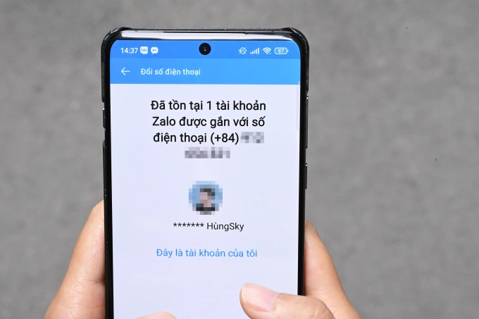 Người dùng mua SIM mới nhưng phát hiện SIM đã gắn sẵn với một tài khoản Zalo. Ảnh: Trọng Đạt