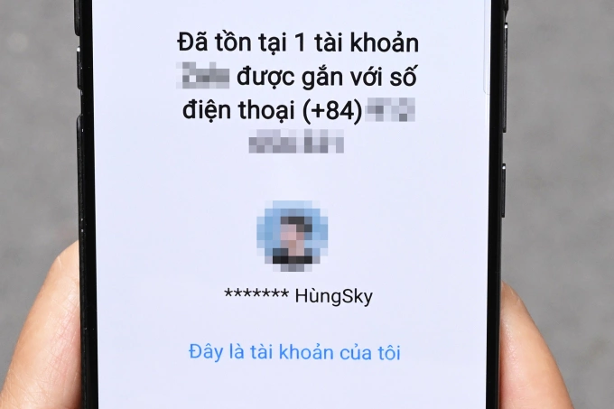 Người dùng mua SIM mới nhưng phát hiện SIM đã gắn sẵn với một tài khoản ứng dụng nhắn tin. Ảnh: Trọng Đạt