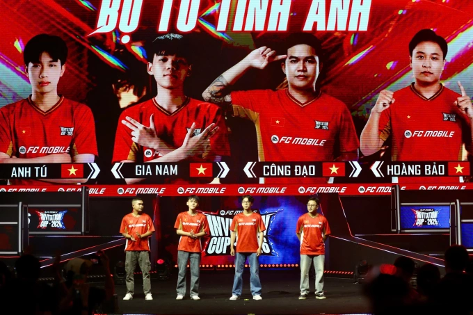 Bốn tinh anh của Việt Nam biến giải đấu giao hữu quốc tế thành sân chơi của riêng đội chủ nhà. Bốn tinh anh của Việt Nam biến giải đấu giao hữu quốc tế thành sân chơi của riêng đội chủ nhà.