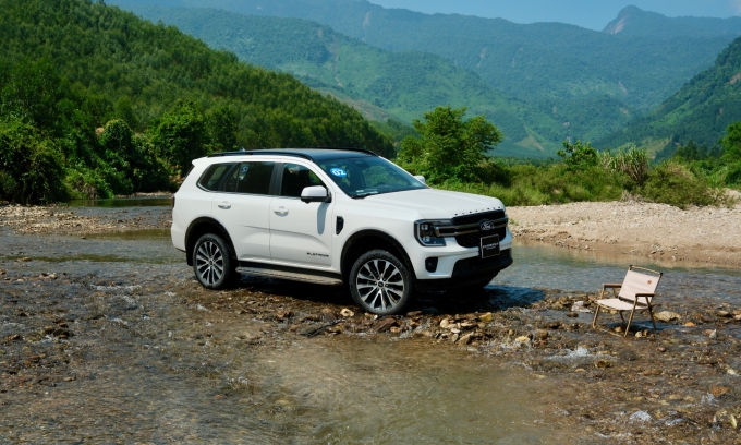 Ford Everest, dòng xe từng sử dụng máy dầu 2.0 bi-turbo ở thế hệ trước, giờ chỉ còn tùy chọn máy dầu 2.0 turbo đơn, hoặc máy xăng 2.3 EcoBoost. Ảnh: Hồ Tân