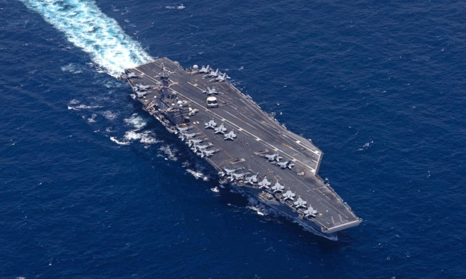 Tàu sân bay USS George H.W. Bush tại biển Arab trong ảnh công bố ngày 5/5. Ảnh: CENTCOM