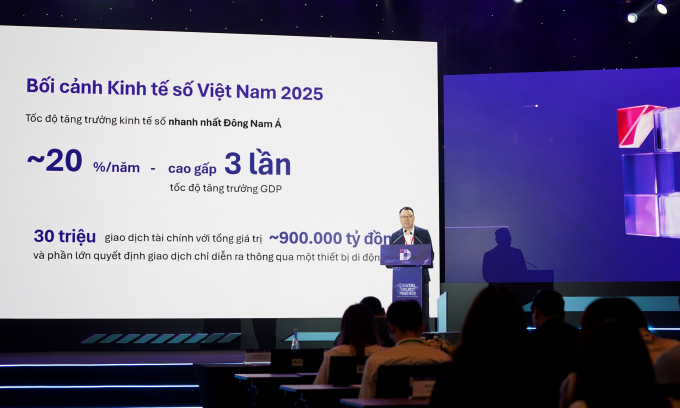 Thượng tá Triệu Mạnh Tùng chia sẻ tại sự kiện. Ảnh: Lưu Quý