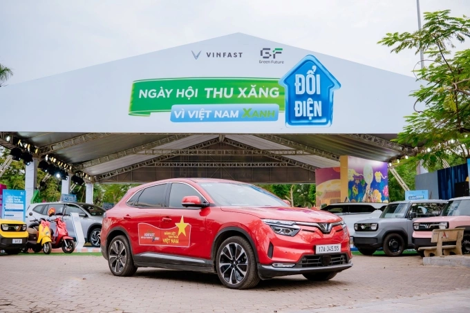 VinFast VF 8 tại một sự kiện thu xăng – đổi điện. Ảnh: Tuấn Vũ