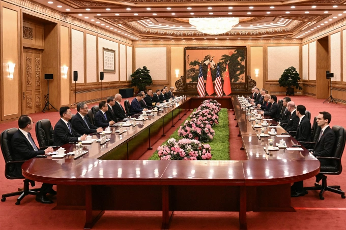 Phái đoàn Mỹ - Trung hội đàm tại Đại lễ đường Nhân dân. Ảnh: AFP