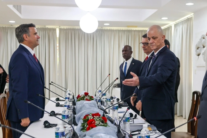 Giám đốc CIA John Ratcliffe họp với các quan chức Cuba tại Havana trong hình ảnh được công bố ngày 14/5. Ảnh: X/CIA