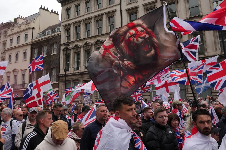 Biểu tình cánh hữu 60.000 người rung chuyển London - Báo ...