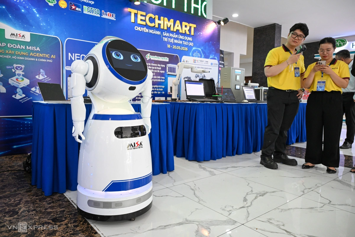 Robot Ava hỗ trợ trả lời câu hỏi bằng AI Robot ứng dụng trí tuệ nhân tạo Ava