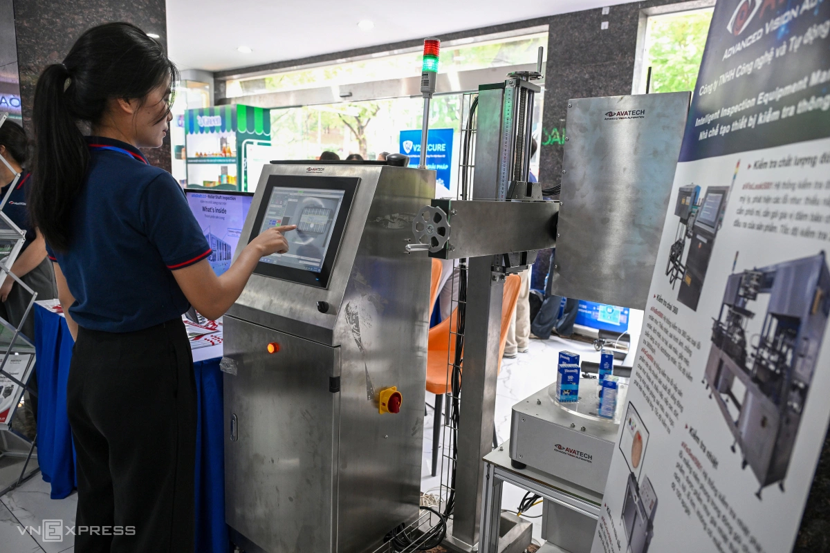 Hệ thống kiểm tra nhãn mác sử dụng AI Thiết bị kiểm tra chất lượng nhãn mác đóng gói ứng dụng AI