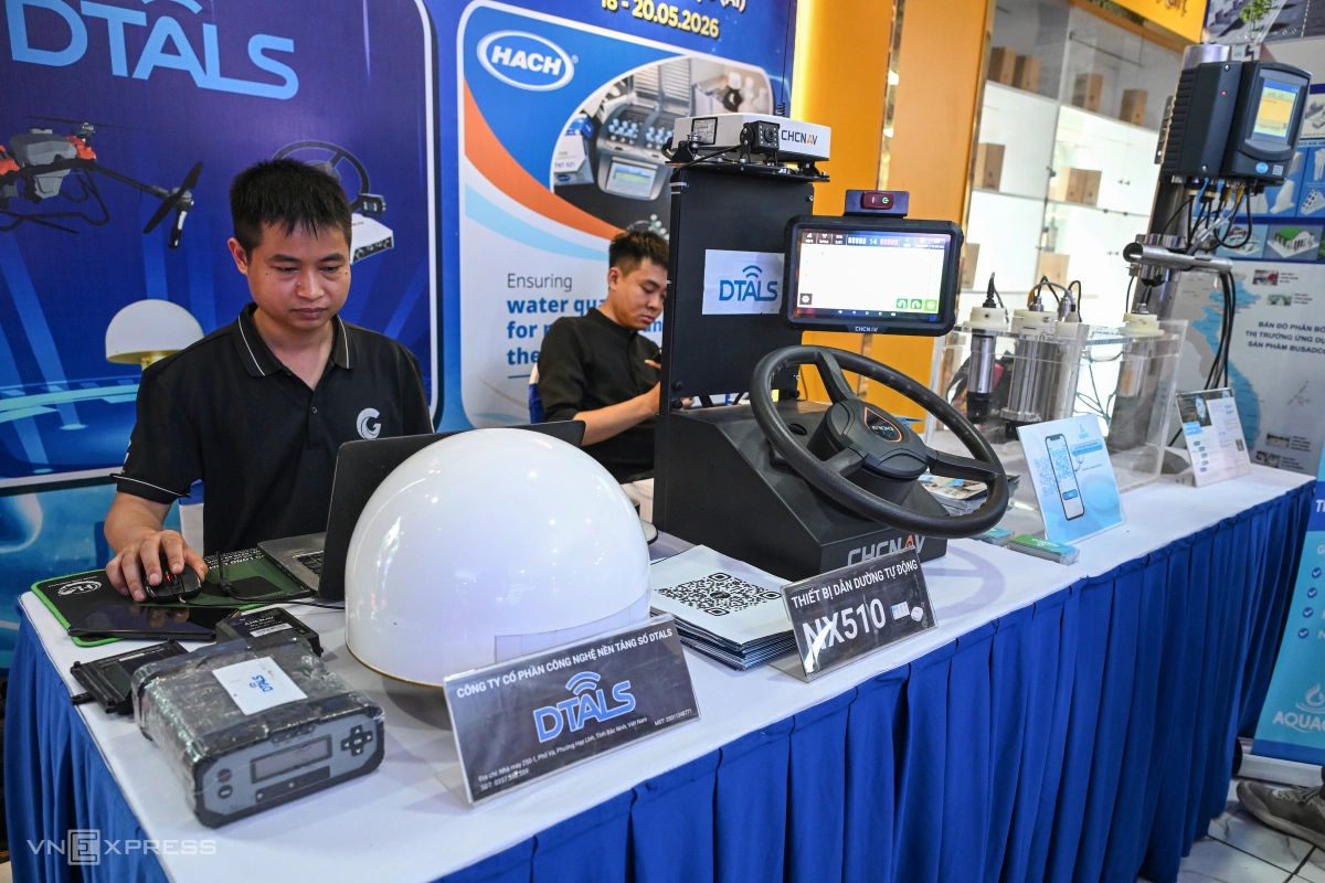 Gian hàng thiết bị tự lái nông nghiệp ứng dụng AI Hạ tầng định vị và thiết bị tự lái máy nông nghiệp tại Techmart