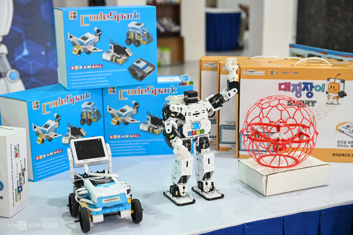 Bộ kit robot giáo dục STEM của Học viện Robot Huna Robot giáo dục hỗ trợ STEM và lập trình AI