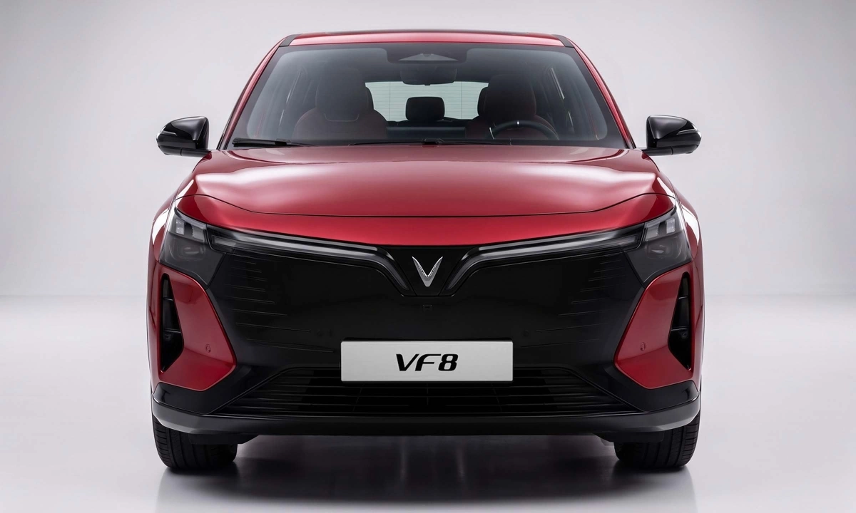VinFast VF 8 thế hệ mới ra mắt, giá 999 triệu đồng - Báo VnExpress