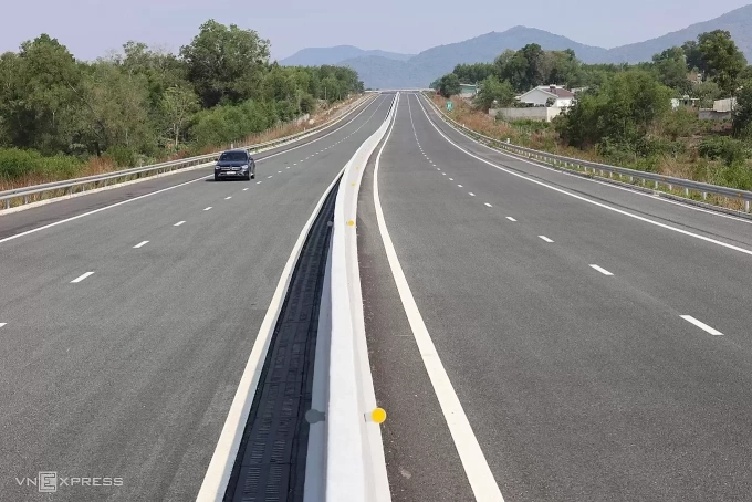 Xe chạy trên cao tốc Biên Hòa - Vũng Tàu. Ảnh: Phước Tuấn