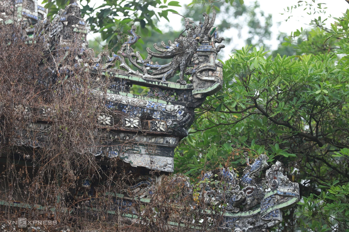 Di tích nhà Ngô Đình Cẩn vẫn hoang phế Di tích nhà Ngô Đình Cẩn vẫn hoang phế