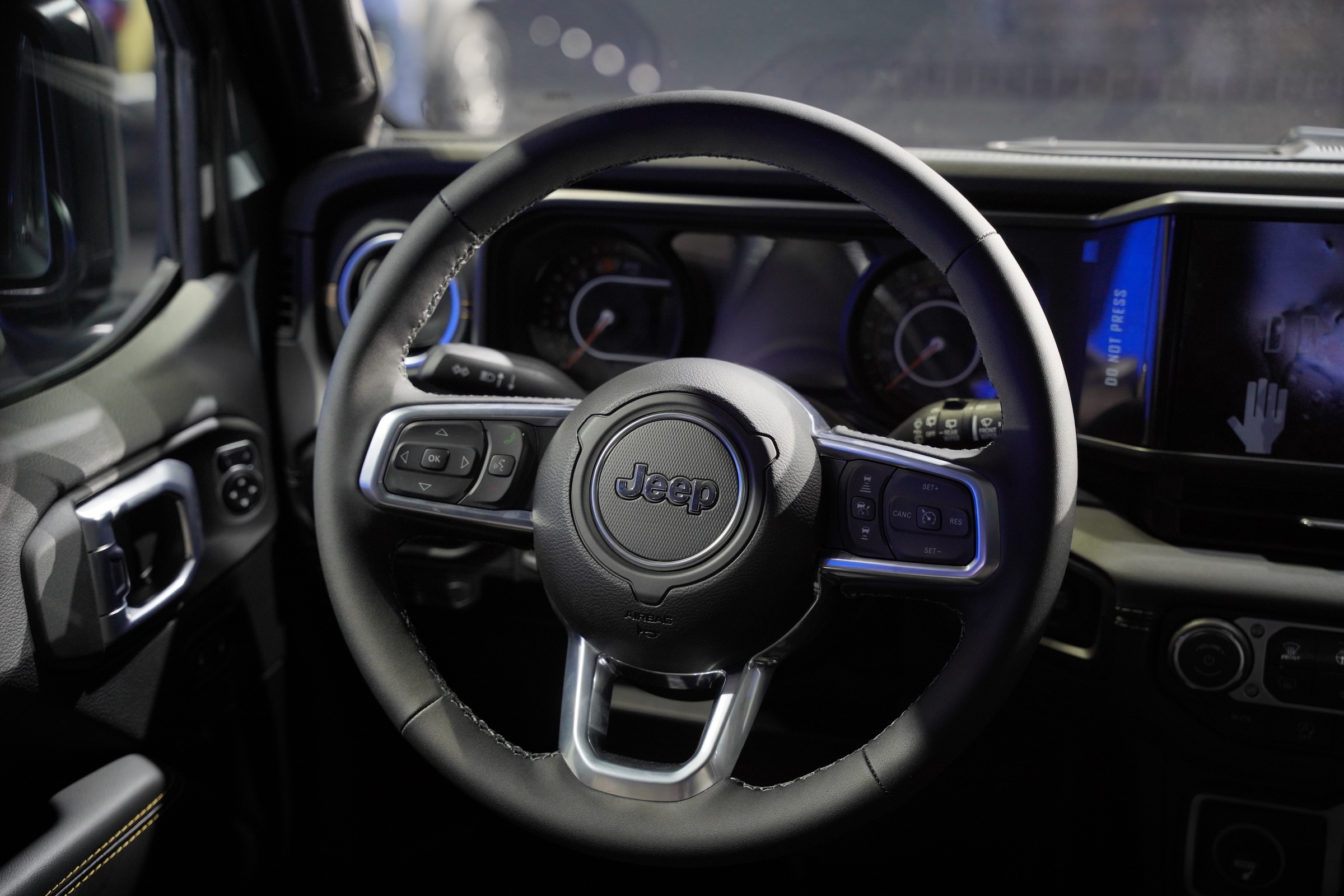 Jeep Wrangler 2026 đầu tiên về Việt Nam, giá từ 3 tỷ đồng Jeep Wrangler 2026 đầu tiên về Việt Nam, giá từ 3 tỷ đồng