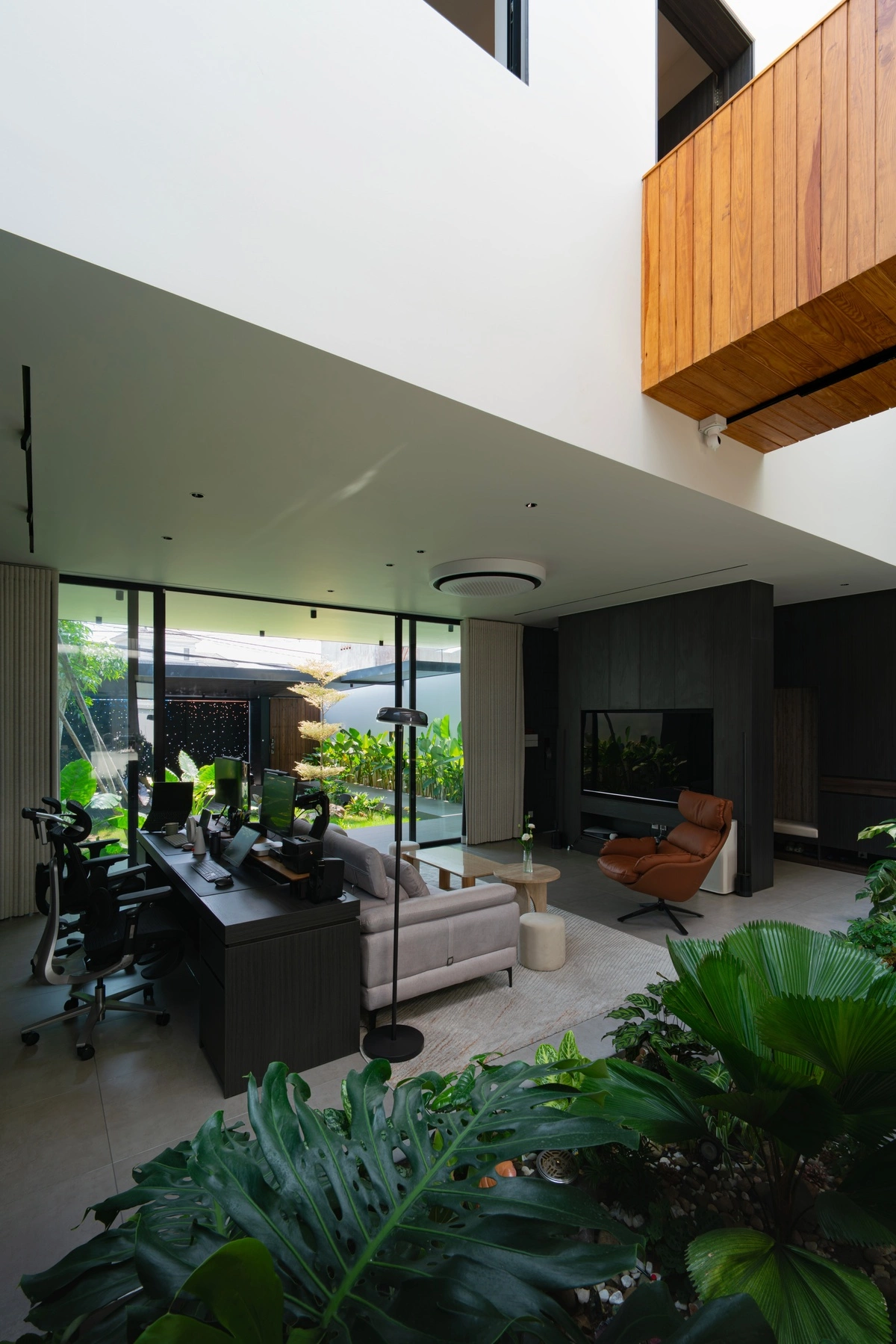 Nhà 466 m2 tại TP HCM thiết kế 'ngoài đóng, trong mở' Nhà 466 m2 tại TP HCM thiết kế 'ngoài đóng, trong mở'