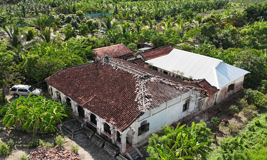 Century-old mansions across southern Vietnam crumble amid neglect and abandonment