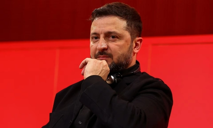 Tổng thống Ukraine Volodymyr Zelensky tham dự một phiên thảo luận tại trường Đại học Sciences Po ở Paris, Pháp, hồi tháng 3. Ảnh: Reuters