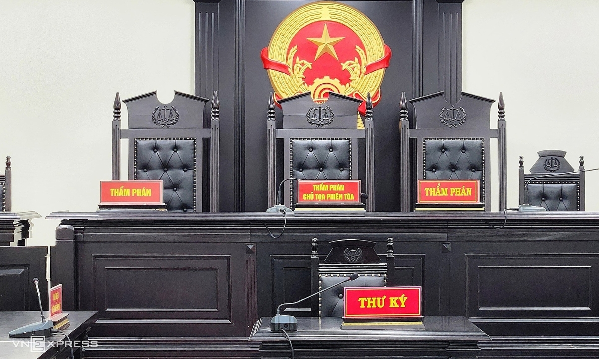 Người chồng truy sát, 'quanh năm dọa giết vợ'