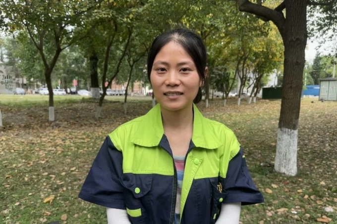 Lý Giai trả lời phỏng vấn trong khuôn viên Đại học Công nghệ Thành Đô hồi cuối tháng 5. Ảnh: SCMP