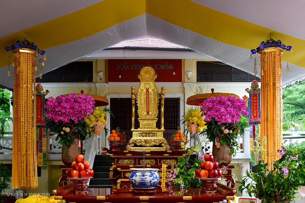 Dựng rạp cầu siêu liệt sĩ, đồng bào tại công viên Lê Thị Riêng Dựng rạp cầu siêu liệt sĩ, đồng bào tại công viên Lê Thị Riêng