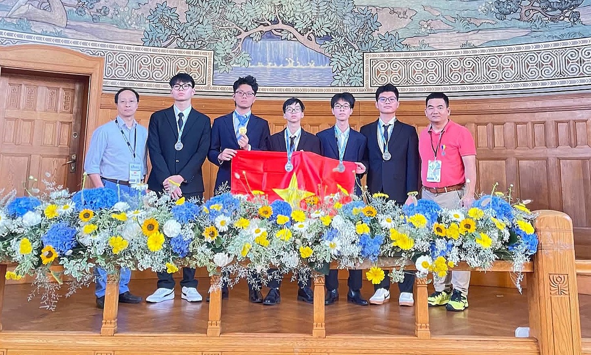 Cả 5 học sinh Việt giành huy chương Olympic Vật lý châu Âu
