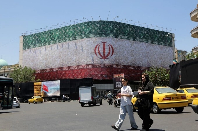 Một góc thủ đô Tehran, Iran ngày 15/6. Ảnh: AFP