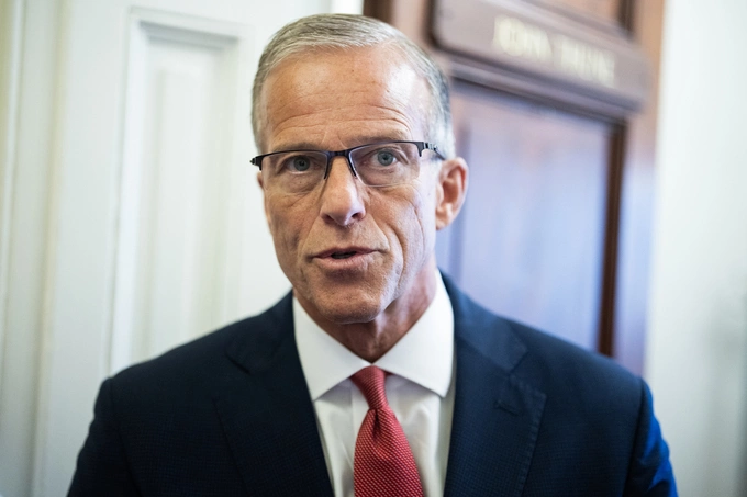 Lãnh đạo phe đa số tại Thượng viện John Thune ở Đồi Capitol hôm 16/6. Ảnh: Reuters