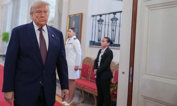 Tổng thống Mỹ Donald Trump tới tham dự lễ trao Huân chương Danh dự tại Nhà Trắng ngày 18/6. Ảnh: Reuters
