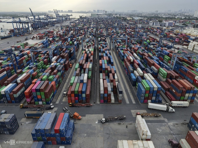 Container hàng hóa tại cảng Cát Lái. Ảnh: Thanh Tùng
