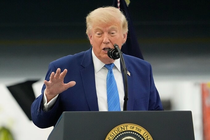 Tổng thống Mỹ Donald Trump tại căn cứ Andrews, bang Maryland ngày 19/6. Ảnh: AP