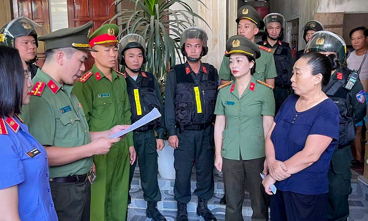 Bị bắt vì phát tán nội dung sai sự thật, lôi kéo tụ tập đông người