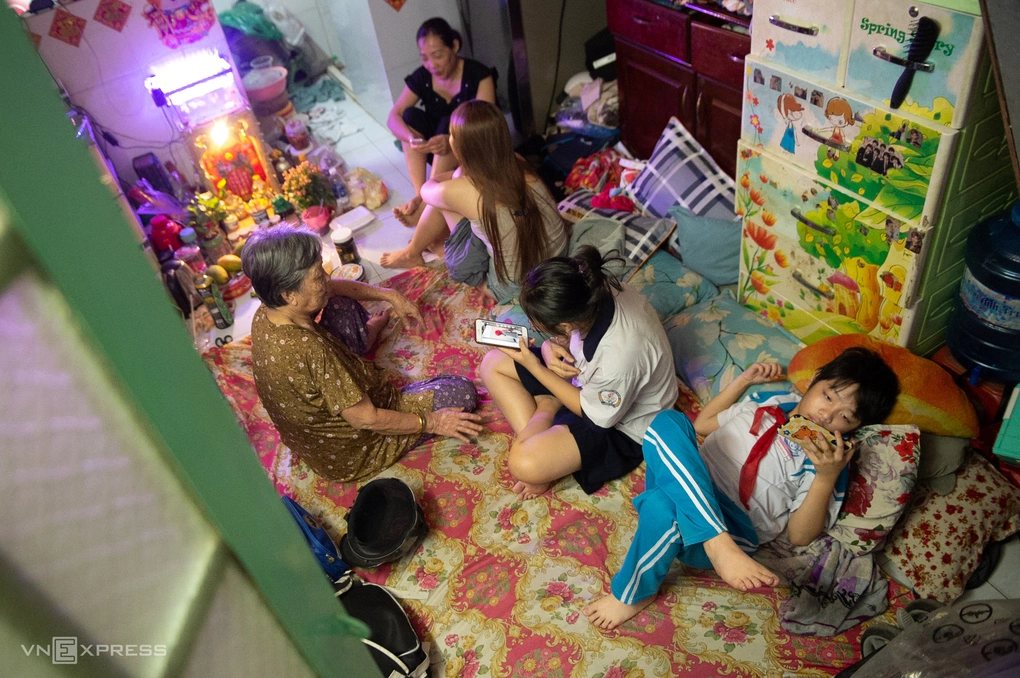 Cuộc sống trong khu Mả Lạng, phường Bến Thành. Ảnh: Thanh Tùng