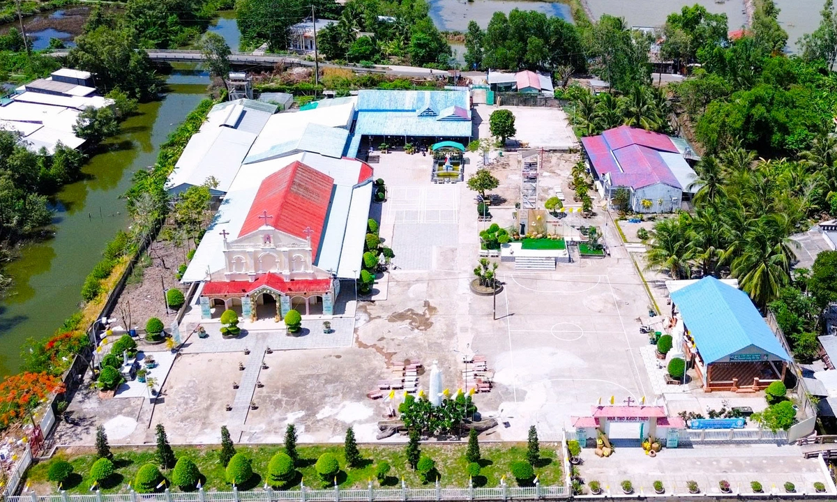 Nhà thờ Khúc Tréo - nơi an nghỉ đầu tiên của linh mục Trương Bửu Diệp