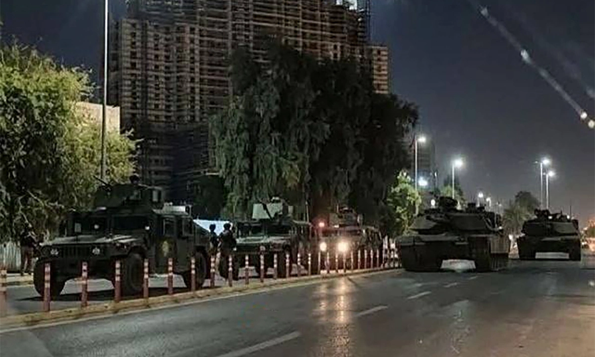 Iraq điều xe tăng, lính đặc nhiệm bắt quan chức bị nghi tham nhũng
