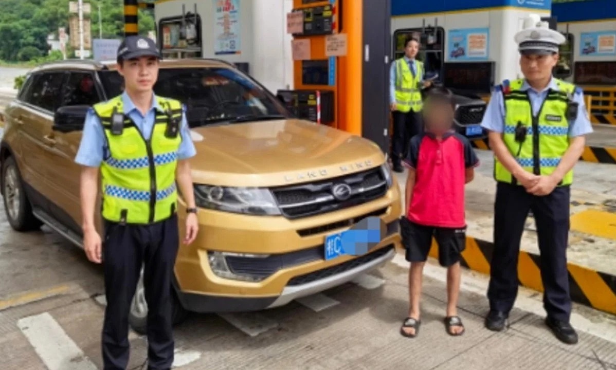 Cậu bé 12 tuổi lấy trộm xe, lái trên cao tốc suốt 6 giờ