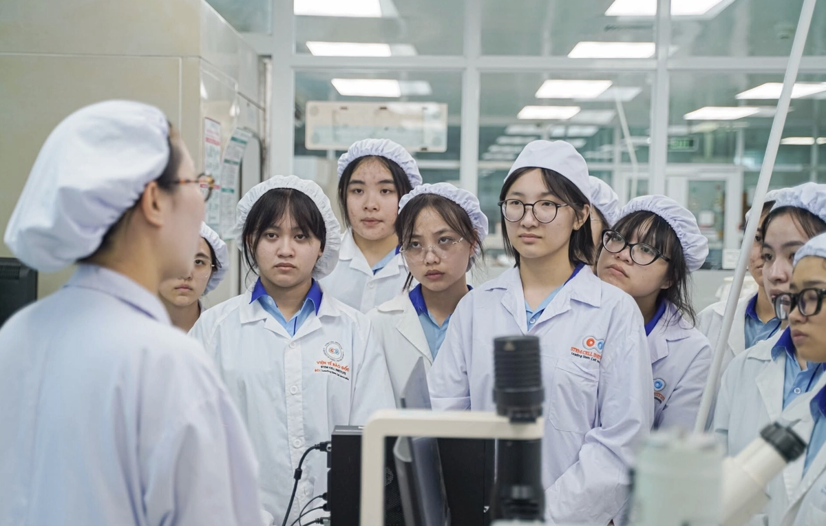 Điểm tin 17h: 111 ngành mà sinh viên được học bổng 3,7-5,5 triệu đồng/tháng | Bộ đội Việt Nam xuất quân cứu hộ động đất Venezuela