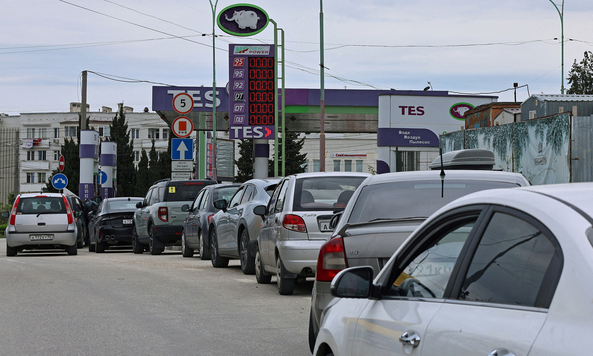 Hơi nóng chiến sự làm đảo lộn cuộc sống ở Crimea